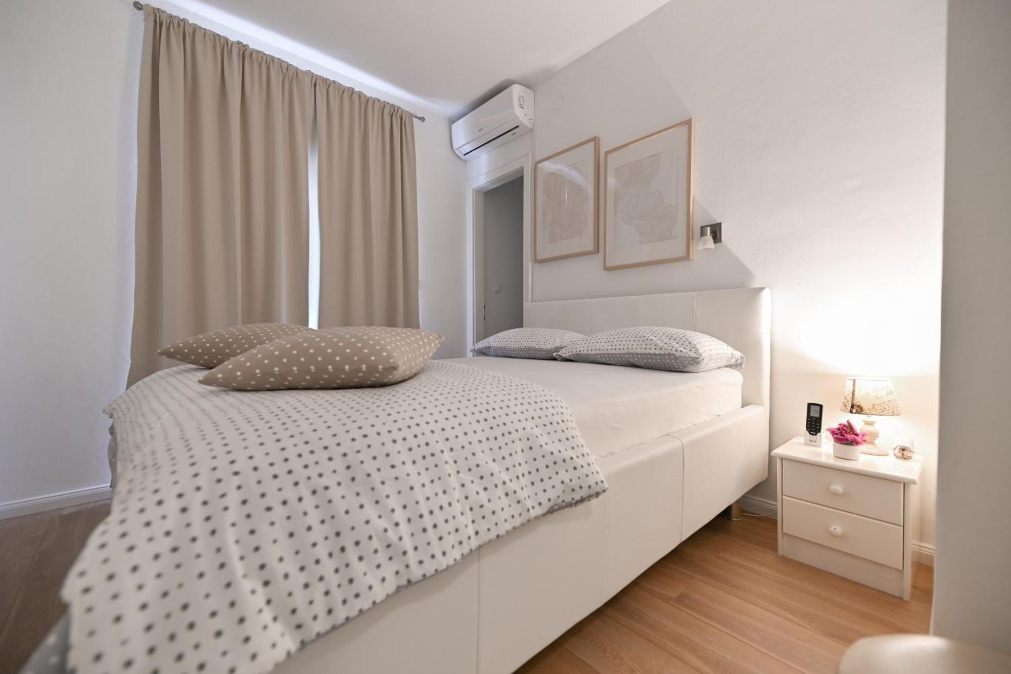 Near City Center Apartment With Free Parking And Air Condition In Each Room Zadar Exterior foto