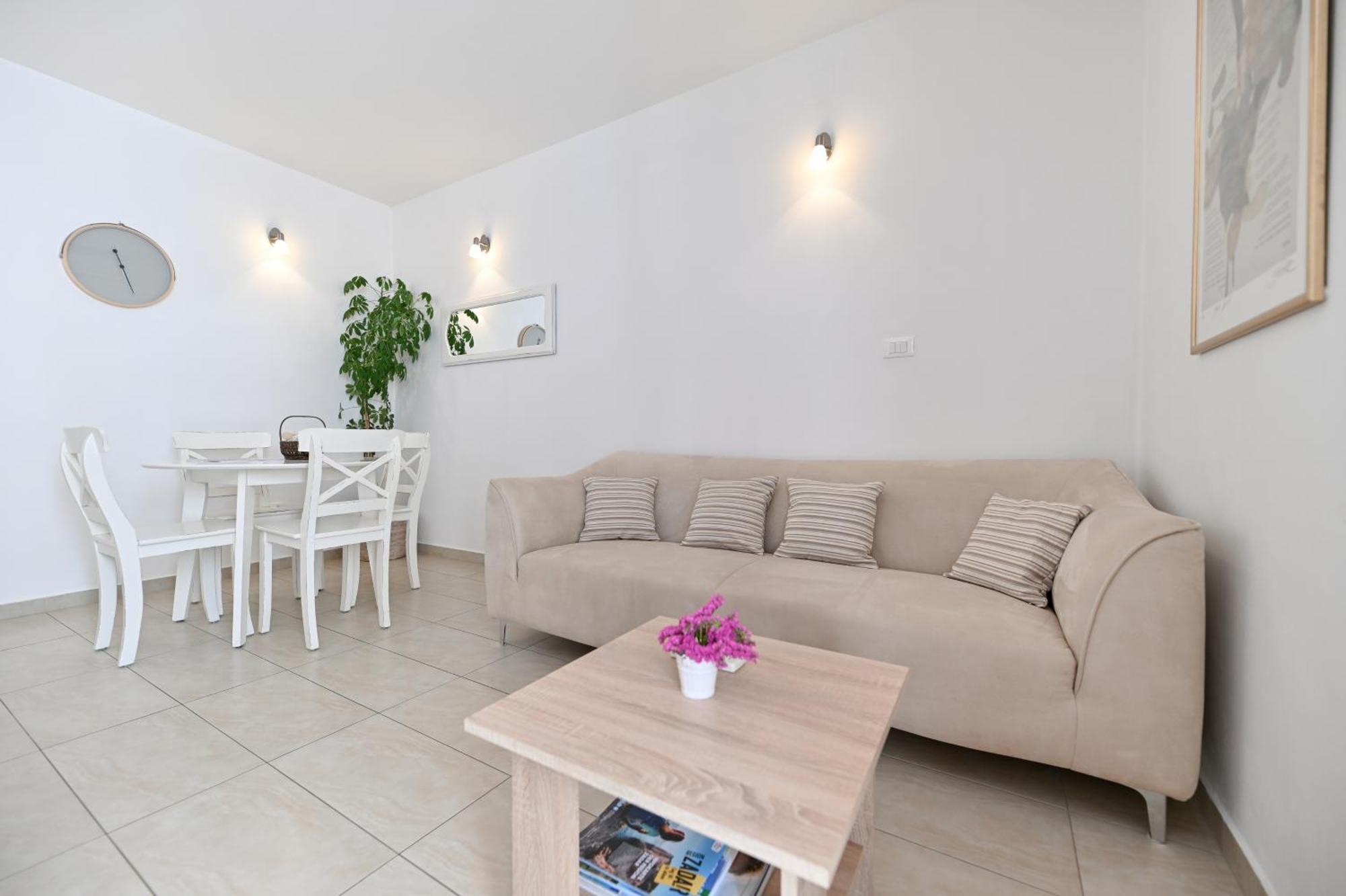 Near City Center Apartment With Free Parking And Air Condition In Each Room Zadar Exterior foto